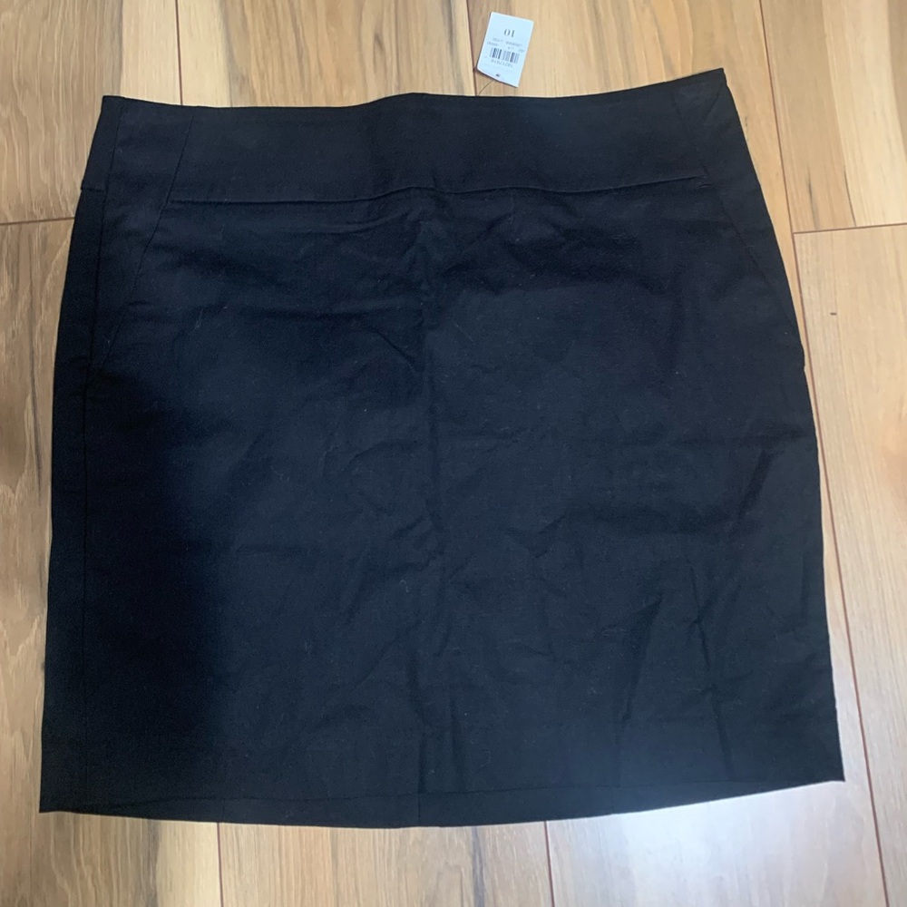 Ann Taylor Black stretchy skirt
